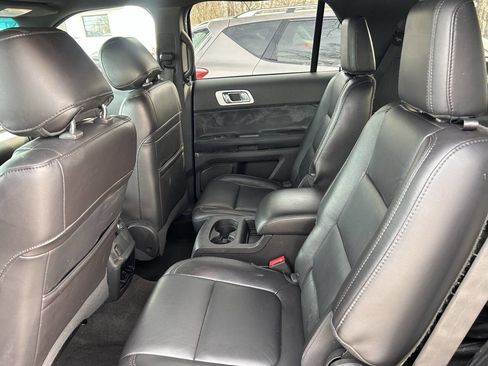Used 2013 Ford Explorer XLT image 10