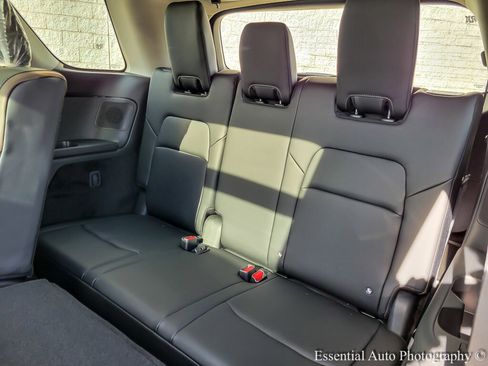 New 2025 Nissan Pathfinder Platinum image 11