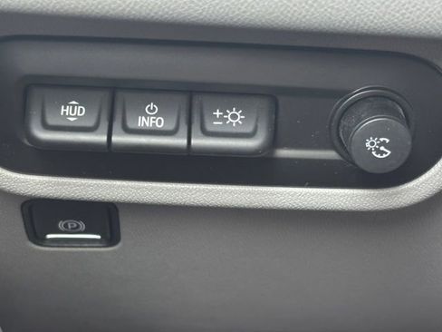 Used 2022 GMC Terrain SLT w/ Infotainment Package II FWD image 32