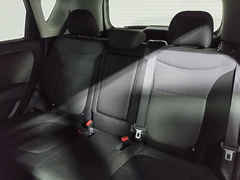 Used 2019 Kia Soul + image 10