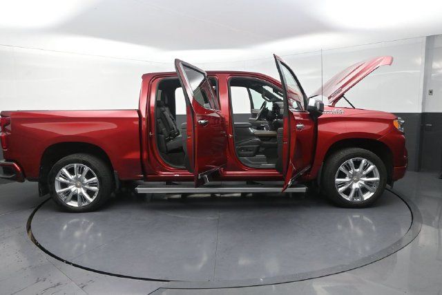 Used 2023 Chevrolet Silverado 1500 High Country w/ High Country Premium Package AWD/4WD image 34
