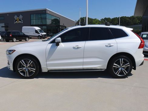 Used 2018 Volvo XC60 T6 Momentum w/ Convenience Package image 2
