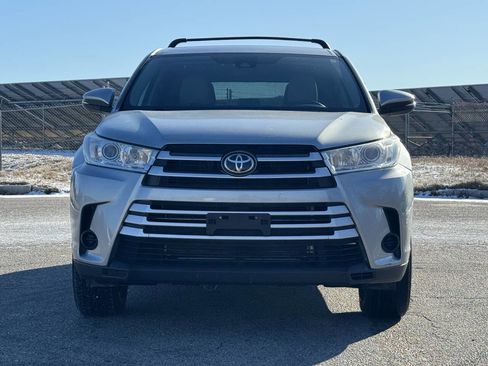 Used 2019 Toyota Highlander AWD V6 image 8