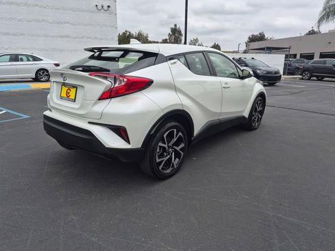 Used 2019 Toyota C-HR XLE FWD image 6