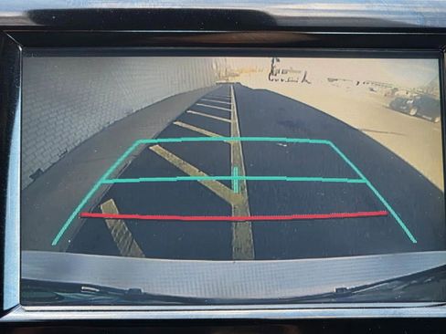 Used 2019 Toyota Camry LE FWD image 21