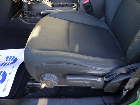 Used 2019 Jeep Wrangler Unlimited Sport S image 9