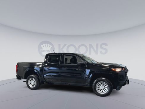 Used 2024 Chevrolet Colorado W/T RWD image 2