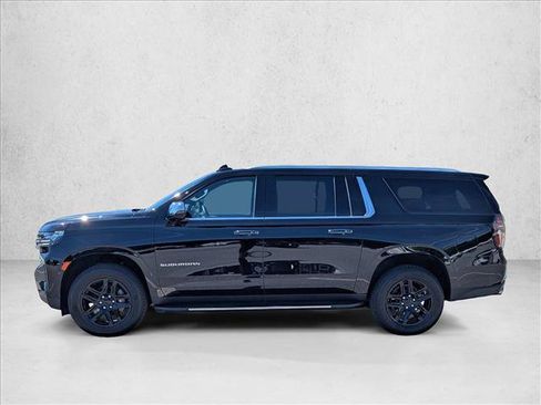Used 2024 Chevrolet Suburban Premier AWD/4WD image 8