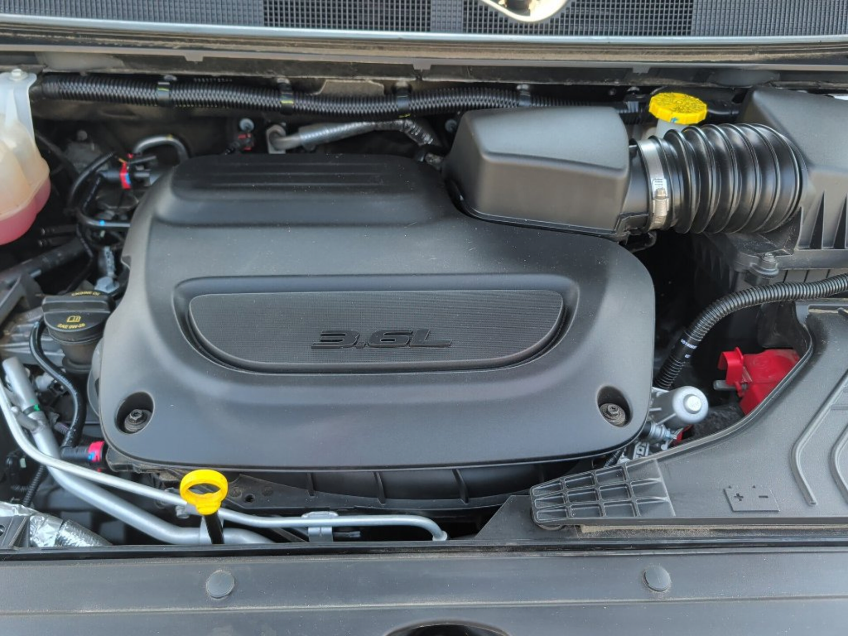 Used 2025 Chrysler Pacifica Limited FWD image 12