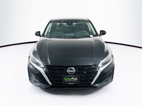 Used 2023 Nissan Altima 2.5 SV FWD image 2