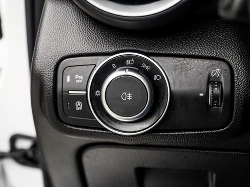 Used 2023 Alfa Romeo Giulia Veloce image 29