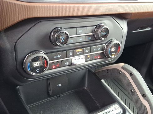 Used 2024 Ford Bronco Outer Banks image 16