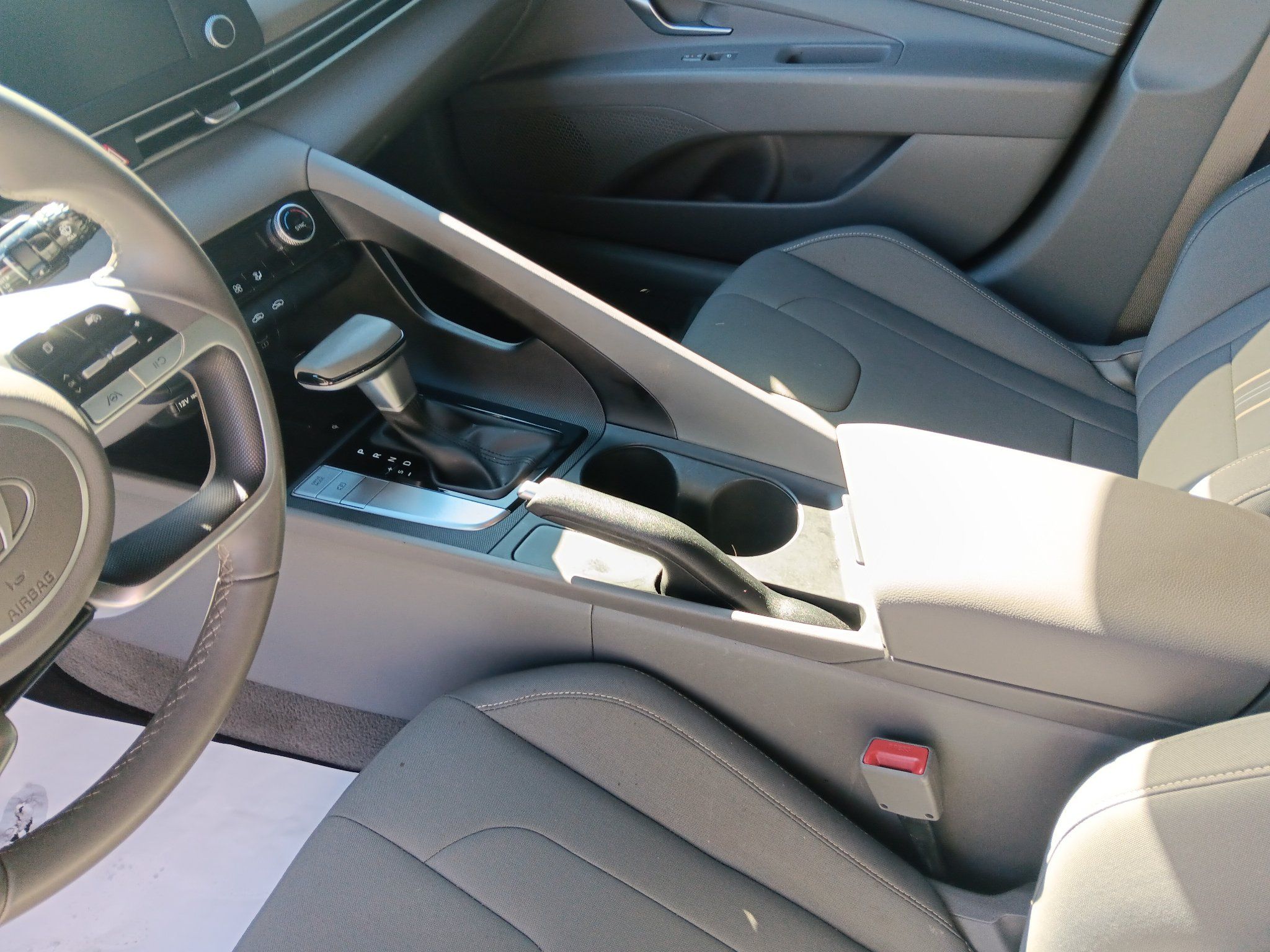 Used 2025 Hyundai Elantra Sport FWD image 16