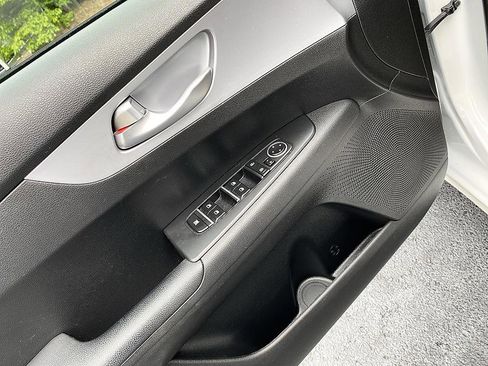 Used 2023 Kia Forte LXS FWD image 10