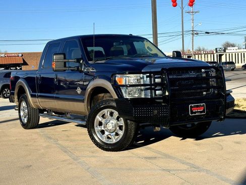 Used 2014 Ford F250 Lariat w/ Lariat Ultimate Package image 3