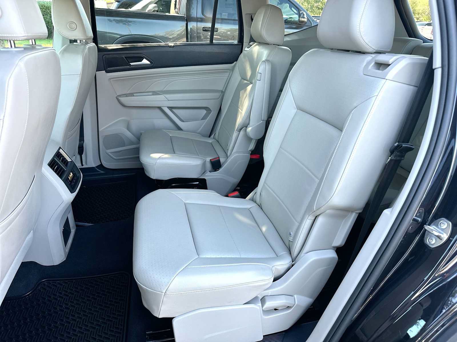 Used 2022 Volkswagen Atlas SE w/ Panoramic Sunroof Package AWD/4WD image 23