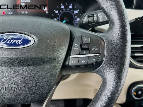 Used 2020 Ford Escape SE image 16