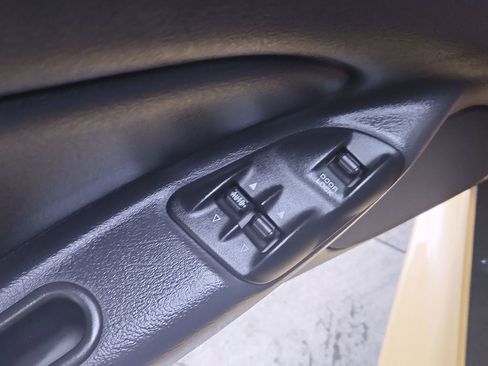 Used 2002 Chrysler Prowler RWD image 12