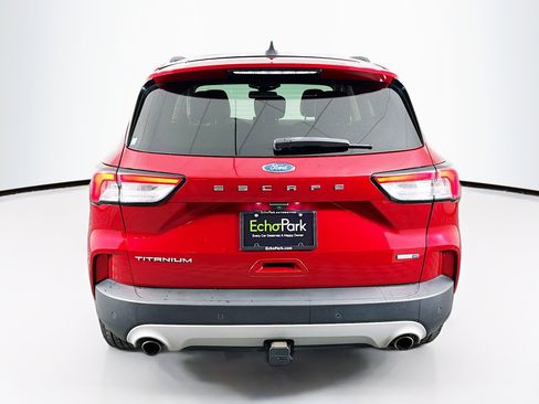 Used 2020 Ford Escape Titanium image 7