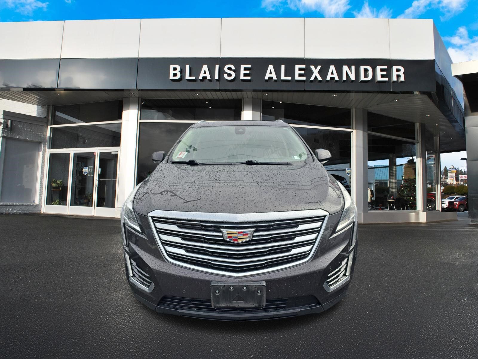 Used 2018 Cadillac XT5 Premium Luxury w/ Driver Assist Package AWD/4WD image 8