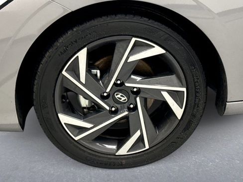 Used 2025 Hyundai Elantra Sport image 22