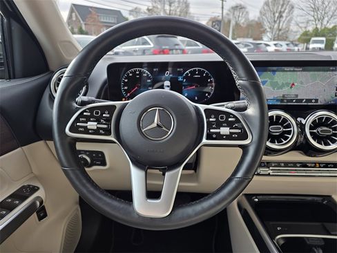 Certified 2022 Mercedes-Benz GLB 250 4MATIC image 17