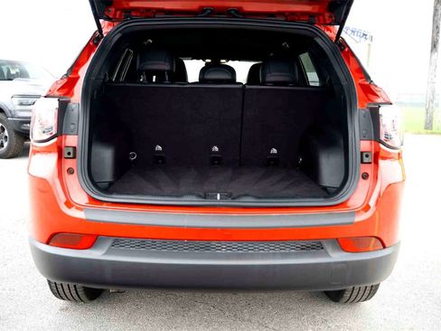 Used 2024 Jeep Compass Latitude image 6