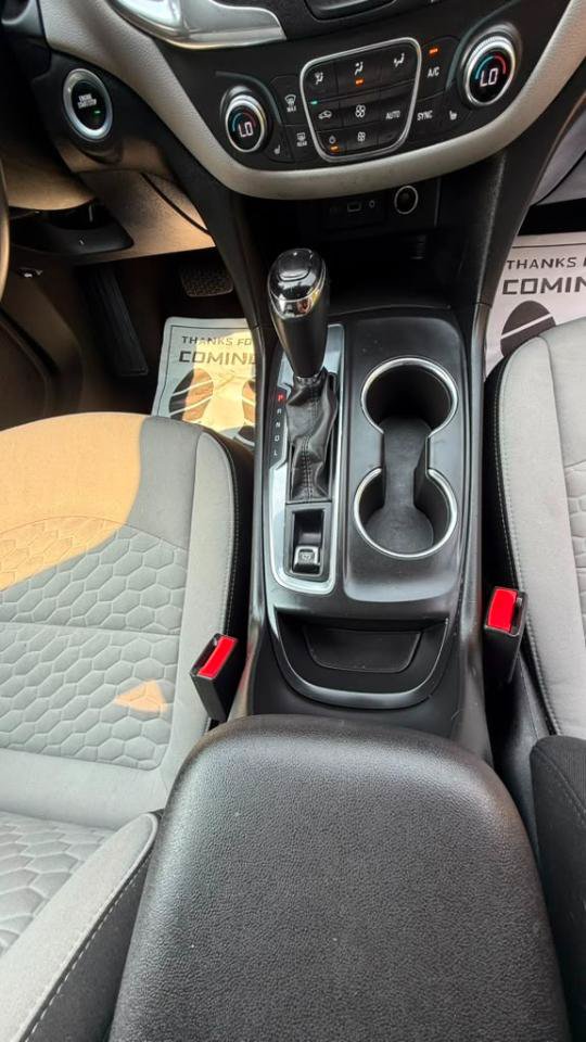 Used 2019 Chevrolet Equinox LT FWD image 11