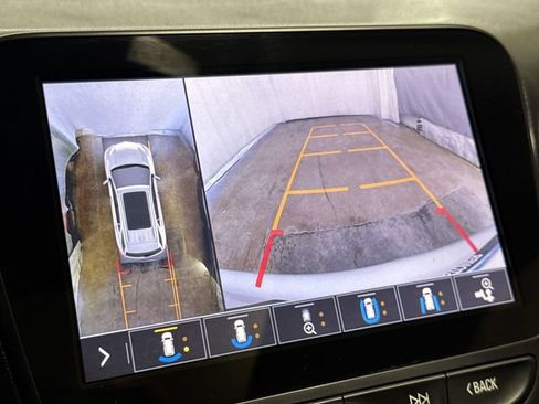 Used 2020 Chevrolet Equinox Premier AWD/4WD image 19