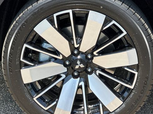 New 2025 Mitsubishi Outlander SEL image 25