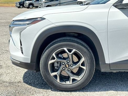 Used 2024 Chevrolet Trax LT w/ Driver Confidence Package FWD image 10