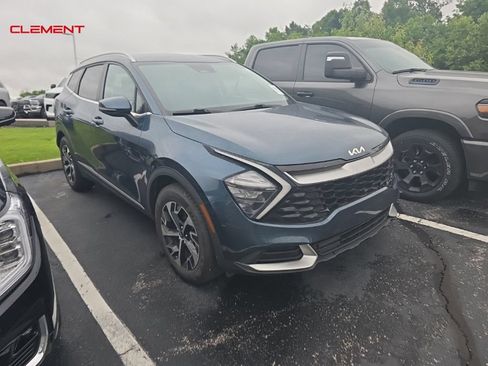 Used 2023 Kia Sportage EX AWD/4WD image 3