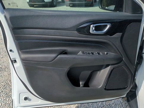 New 2026 Jeep Compass Latitude image 24