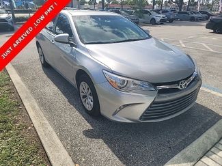 Certified 2017 Toyota Camry LE image 1