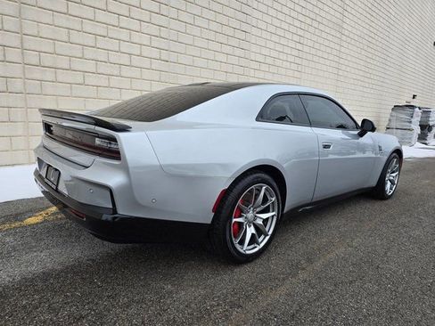Used 2024 Dodge Charger Daytona Scat Pack w/ Plus Group AWD/4WD image 7
