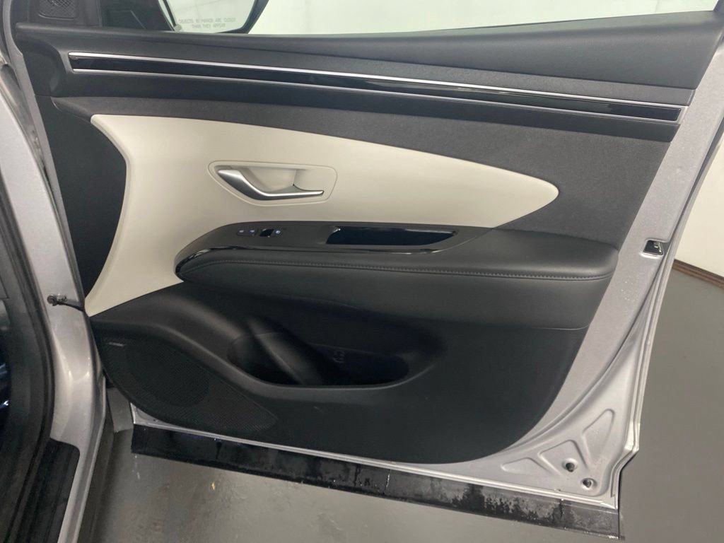 Used 2023 Hyundai Tucson Limited AWD/4WD image 33