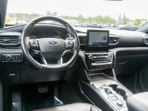 Used 2022 Ford Explorer ST-Line w/ Class IV Trailer Tow Package AWD/4WD image 14