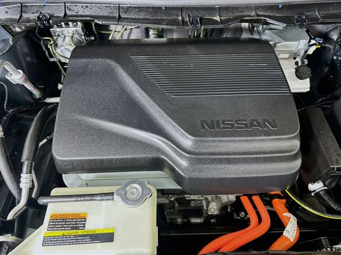 Used 2023 Nissan Leaf S image 31