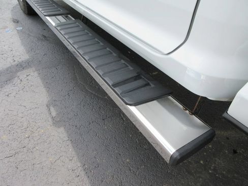 Used 2024 RAM 2500 Big Horn AWD/4WD image 13