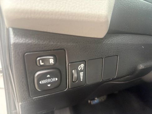 Used 2014 Toyota Corolla LE FWD image 25