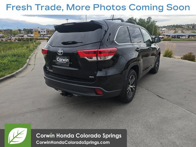 Used 2017 Toyota Highlander LE AWD/4WD image 8