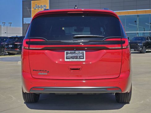 New 2026 Chrysler Pacifica Select w/ S Appearance Package image 8