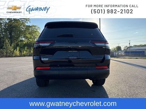 Used 2024 Jeep Grand Cherokee L Limited w/ Black Appearance Package image 6