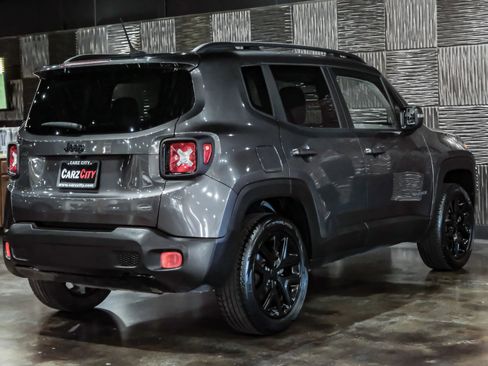 Used 2017 Jeep Renegade Altitude AWD/4WD image 8