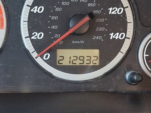 Used 2004 Honda CR-V LX image 18