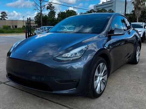 Used 2020 Tesla Model Y Long Range AWD/4WD image 1