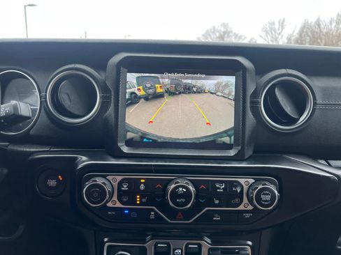 Used 2023 Jeep Wrangler Sahara w/ Cold Weather Group image 28