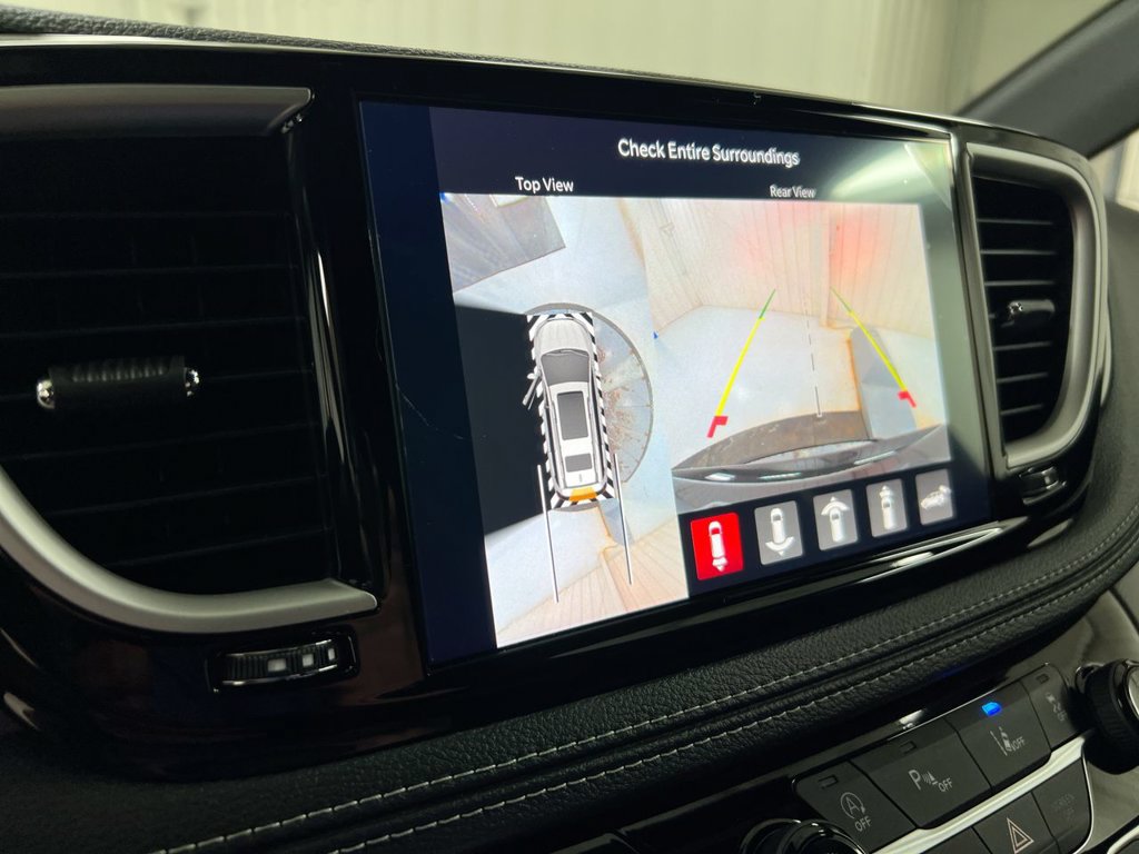 New 2027 Chrysler Pacifica Select w/ Family Tech Group AWD/4WD image 16