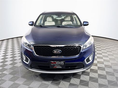 Used 2018 Kia Sorento EX image 2