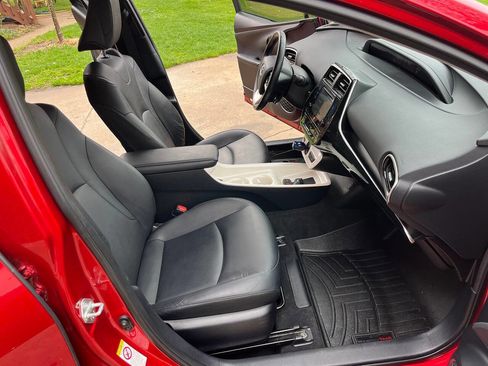 Used 2016 Toyota Prius Four w/ Advanced Technology Package FWD image 5